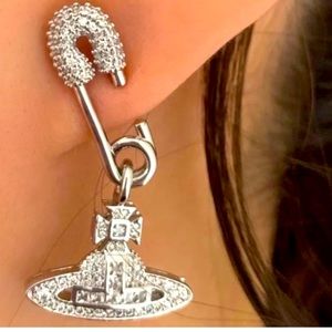 vivienne westwood safety pin earring